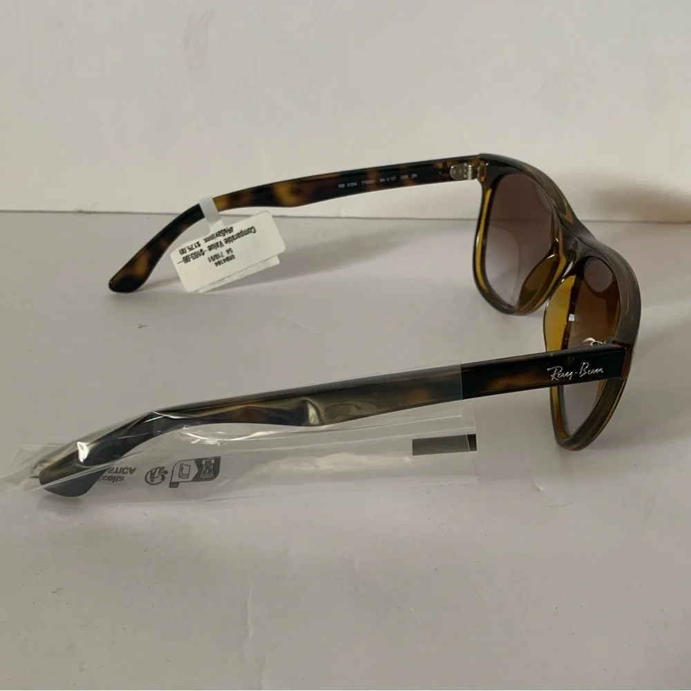 NWT. RAY-BAN 54mm Wayfarer Sunglasses